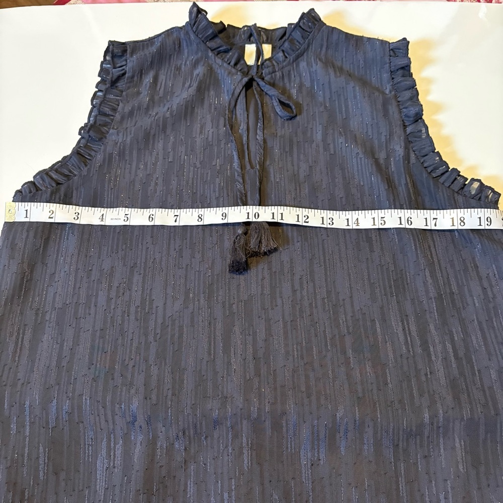 Joie Navy Ruffle Sleeveless Blouse with metallic sparkle, no size tag but fits L - Picture 10 of 10